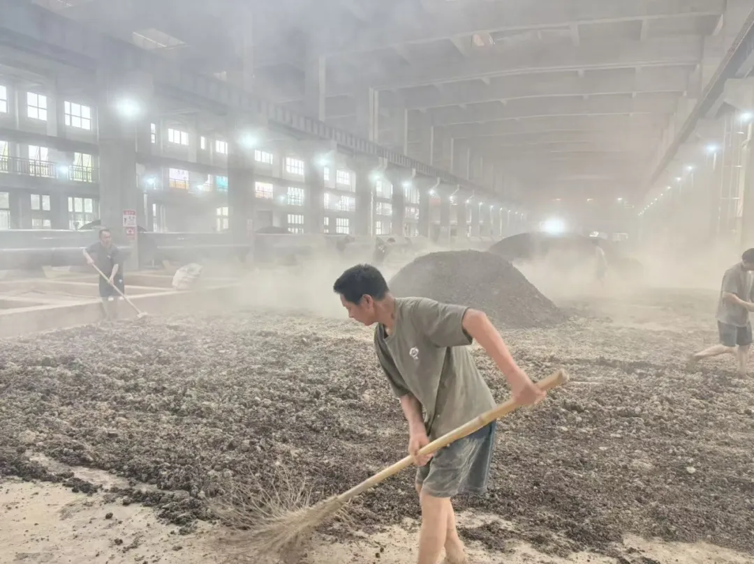 跌下神坛的茅台,开启了“远洋诉讼” 跌下神坛的茅台,开启了“远洋诉讼”