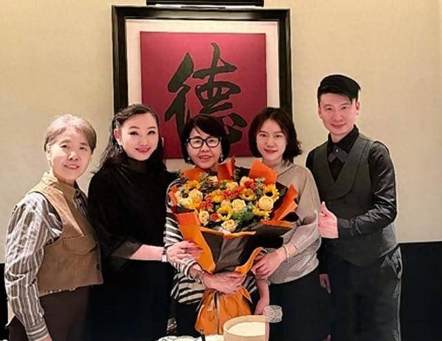 丈夫去世7个月,翁帆现状被曝光 丈夫去世7个月,翁帆现状被曝光