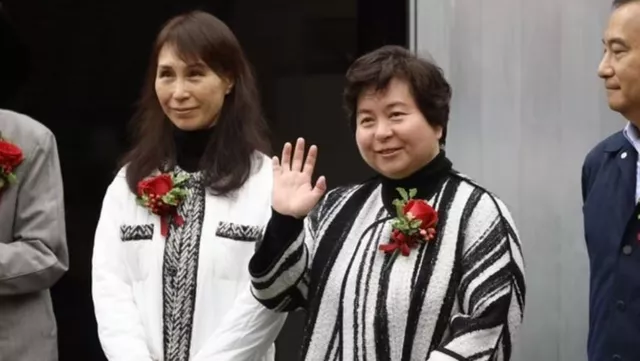 何超琼为妹妹办追思会！赌王家族到场送别