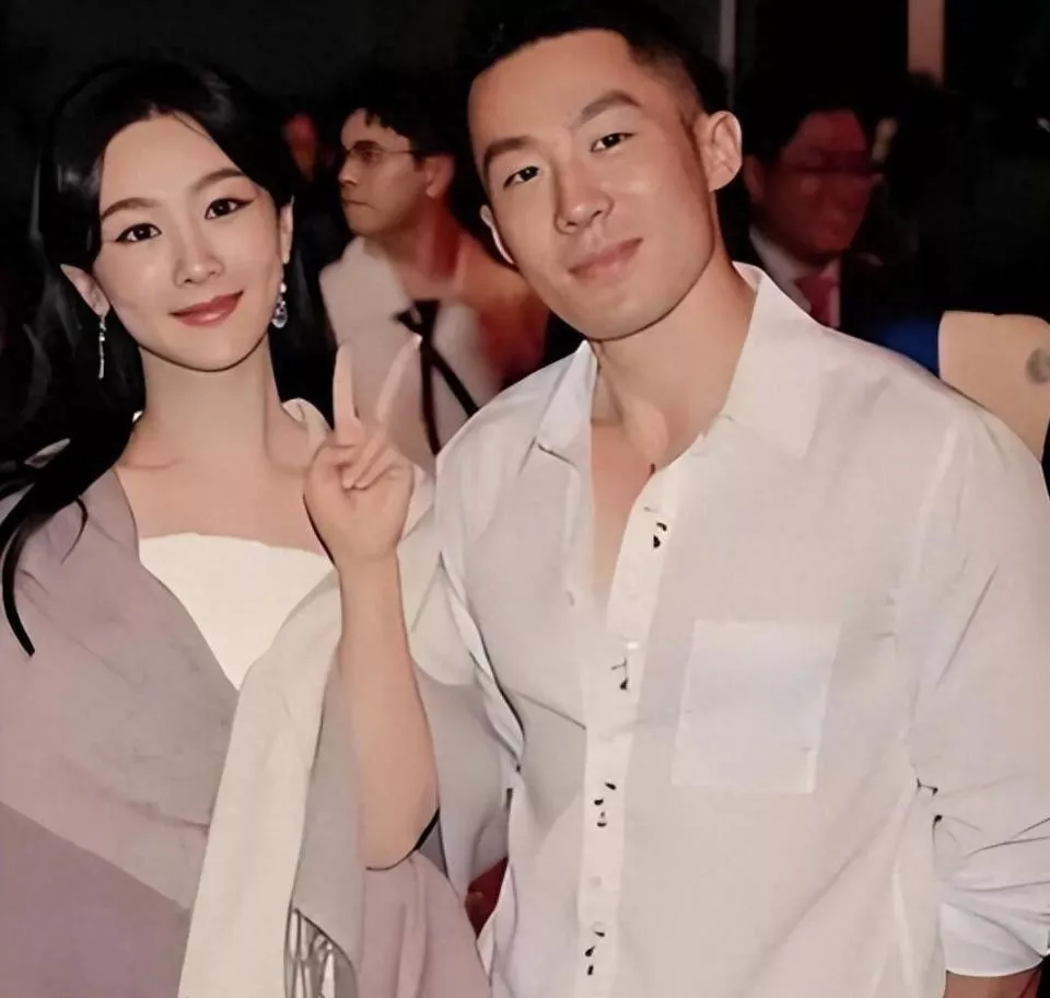 原来他就是杨紫背后的男人，身家上亿是娱乐老总