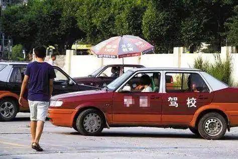 驾校风光不再!高考后没人学车了 驾校风光不再!高考后没人学车了