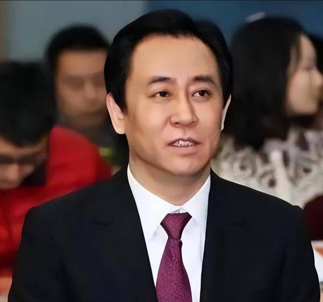他是许家印亲哥 “寄生式”致富 如今成老赖 他是许家印亲哥 “寄生式”致富 如今成老赖