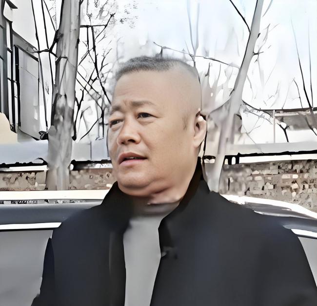 他是许家印亲哥 “寄生式”致富 如今成老赖 他是许家印亲哥 “寄生式”致富 如今成老赖