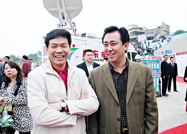 他是许家印亲哥 “寄生式”致富 如今成老赖 他是许家印亲哥 “寄生式”致富 如今成老赖