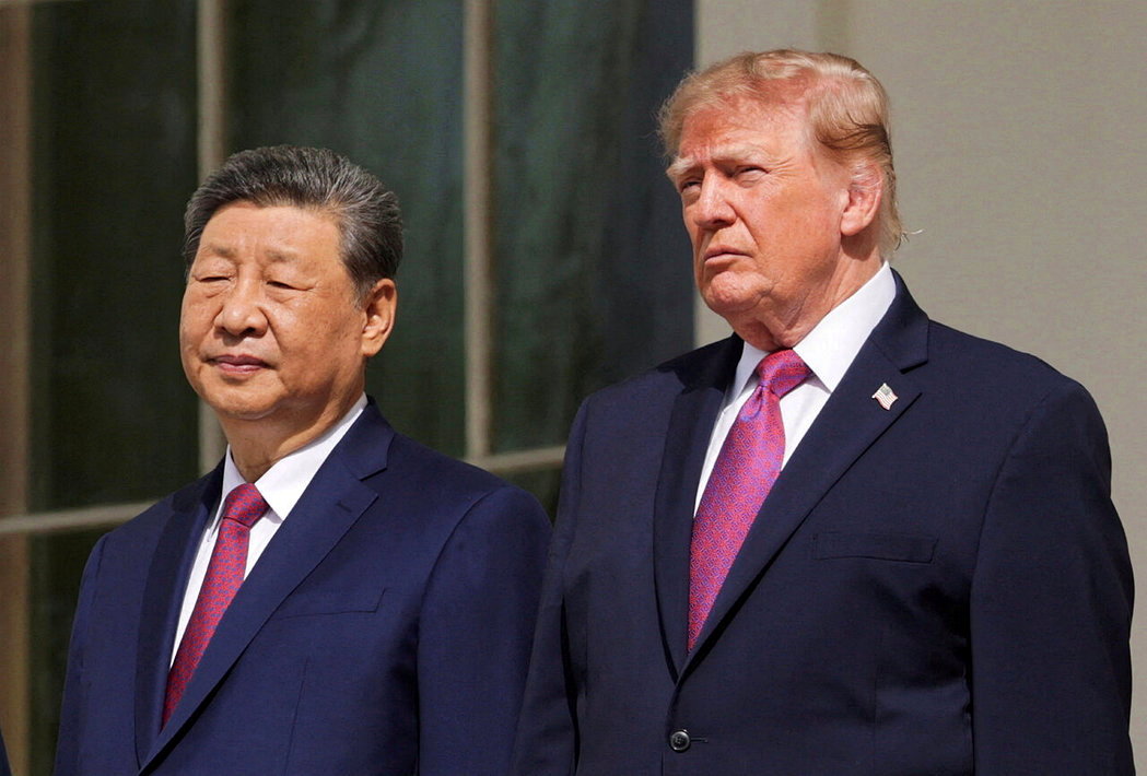 美国总统川普（右）上月在美国与大陆国家主席习近平会晤期间，敦促中方撤回对日本实施...